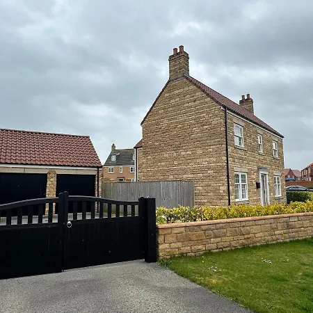 High Mill House * Scarborough